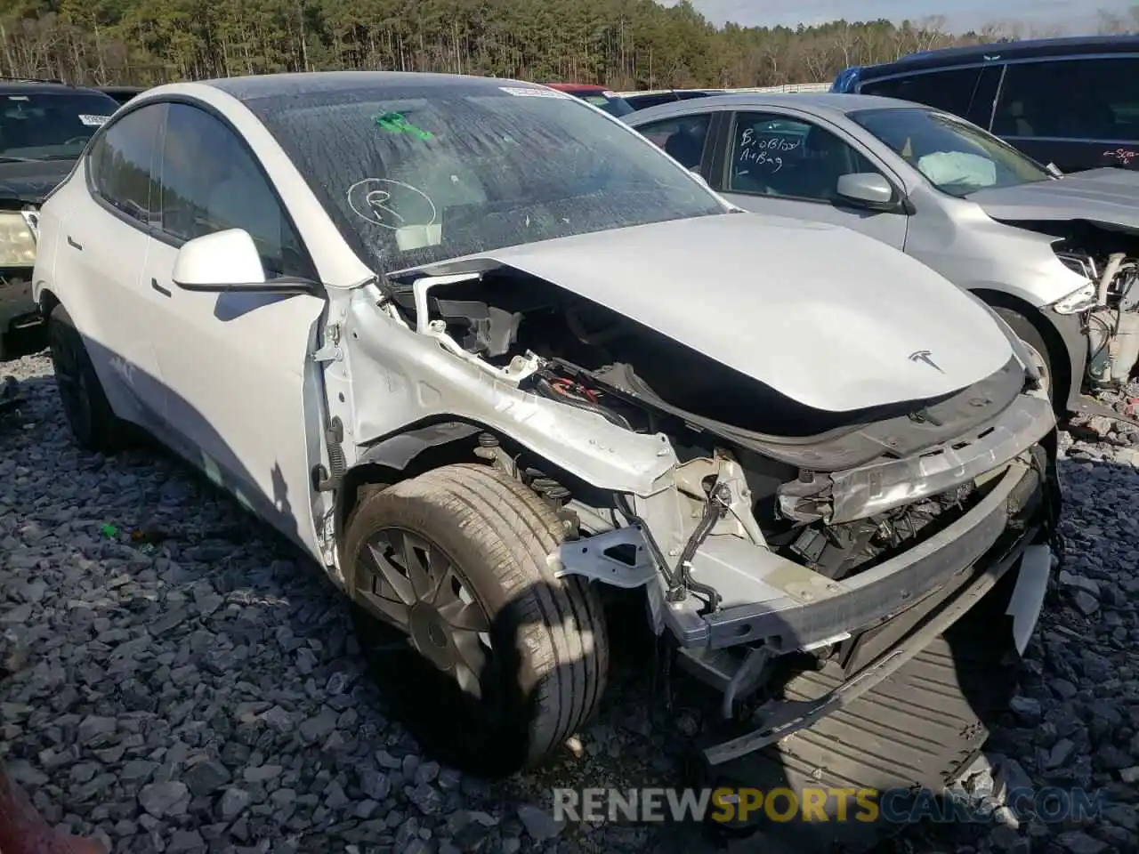 1 Photograph of a damaged car 5YJYGDEE3MF130582 TESLA MODEL Y 2021