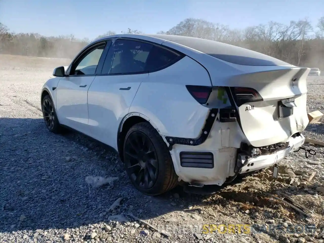 3 Photograph of a damaged car 5YJYGDEE3MF130582 TESLA MODEL Y 2021