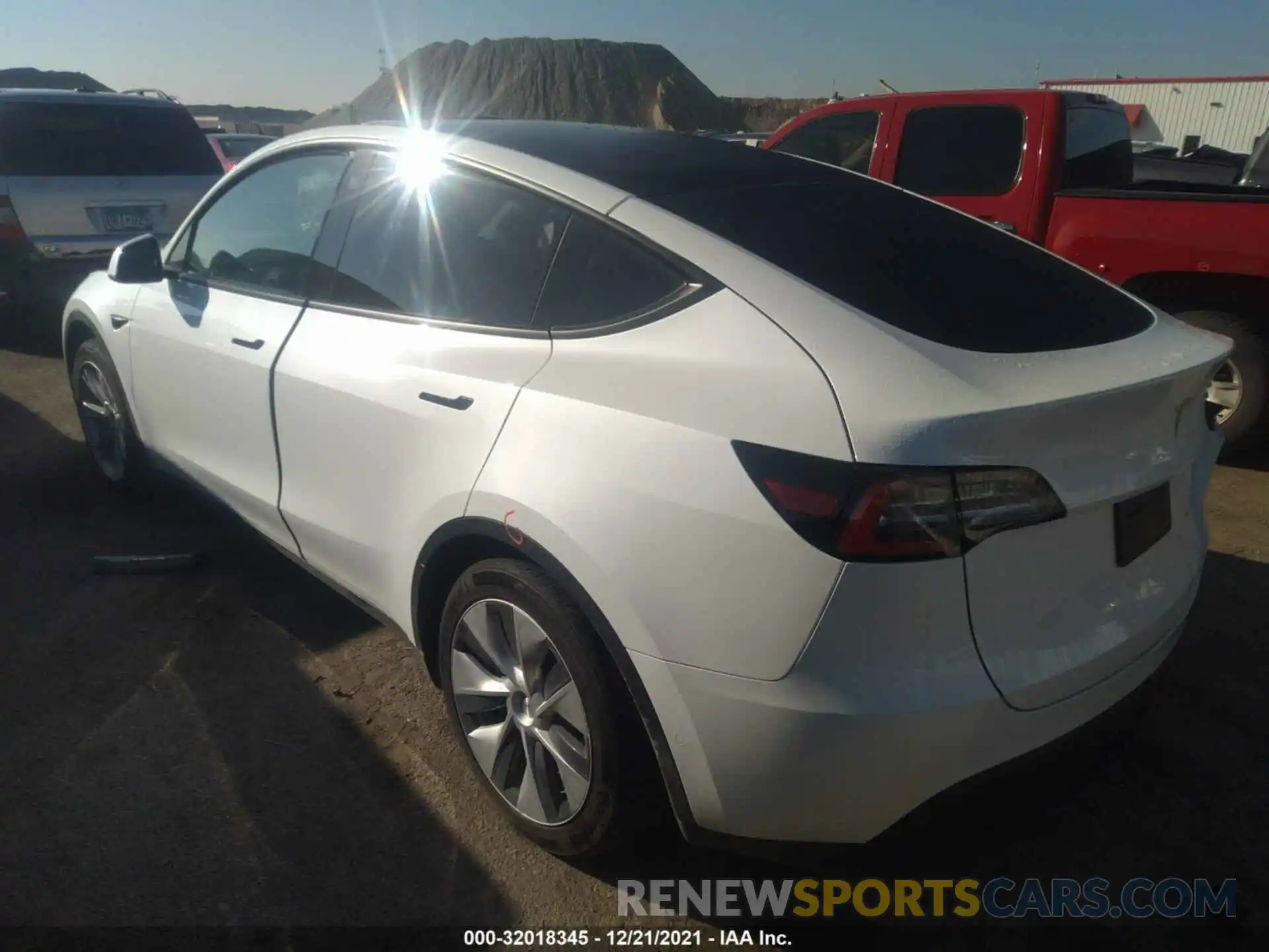 3 Photograph of a damaged car 5YJYGDEE3MF131540 TESLA MODEL Y 2021