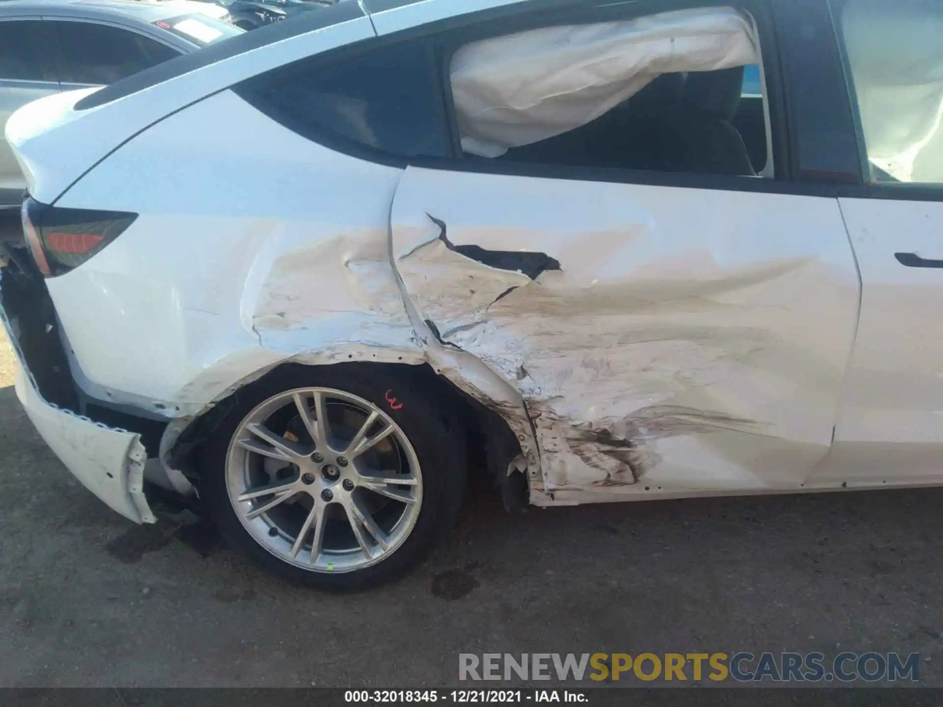 6 Photograph of a damaged car 5YJYGDEE3MF131540 TESLA MODEL Y 2021