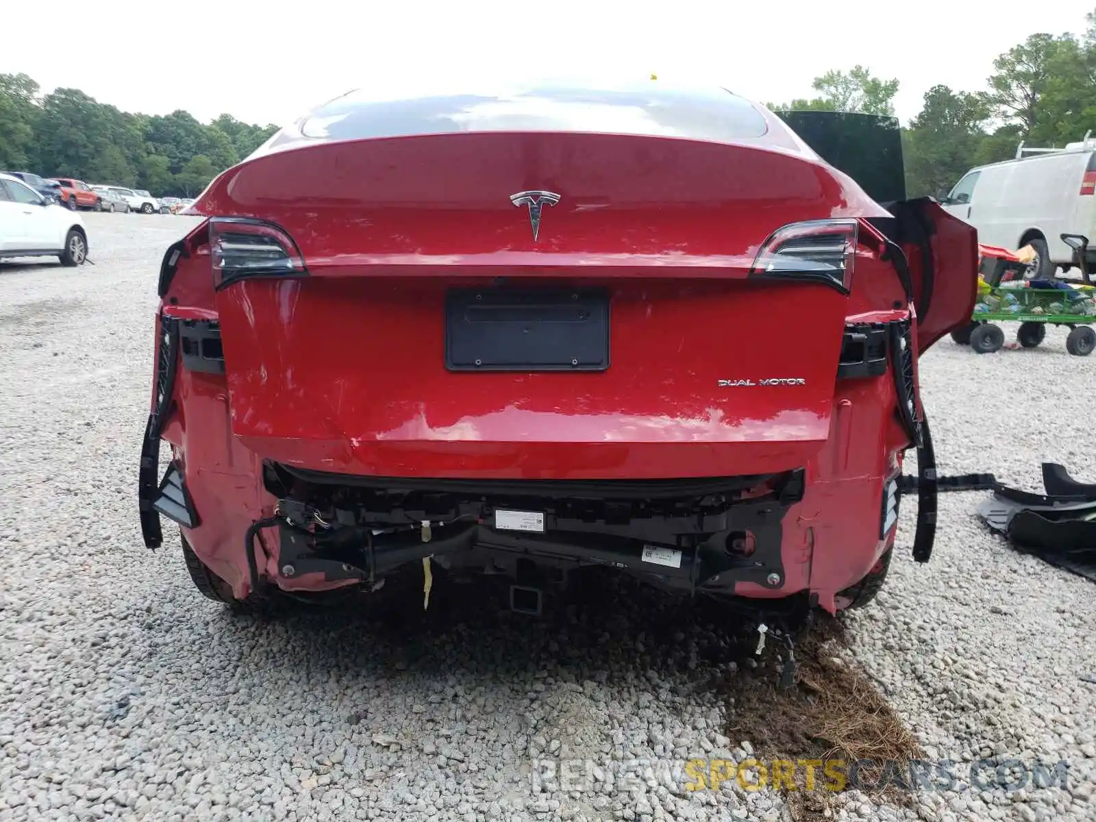 9 Photograph of a damaged car 5YJYGDEE3MF136995 TESLA MODEL Y 2021