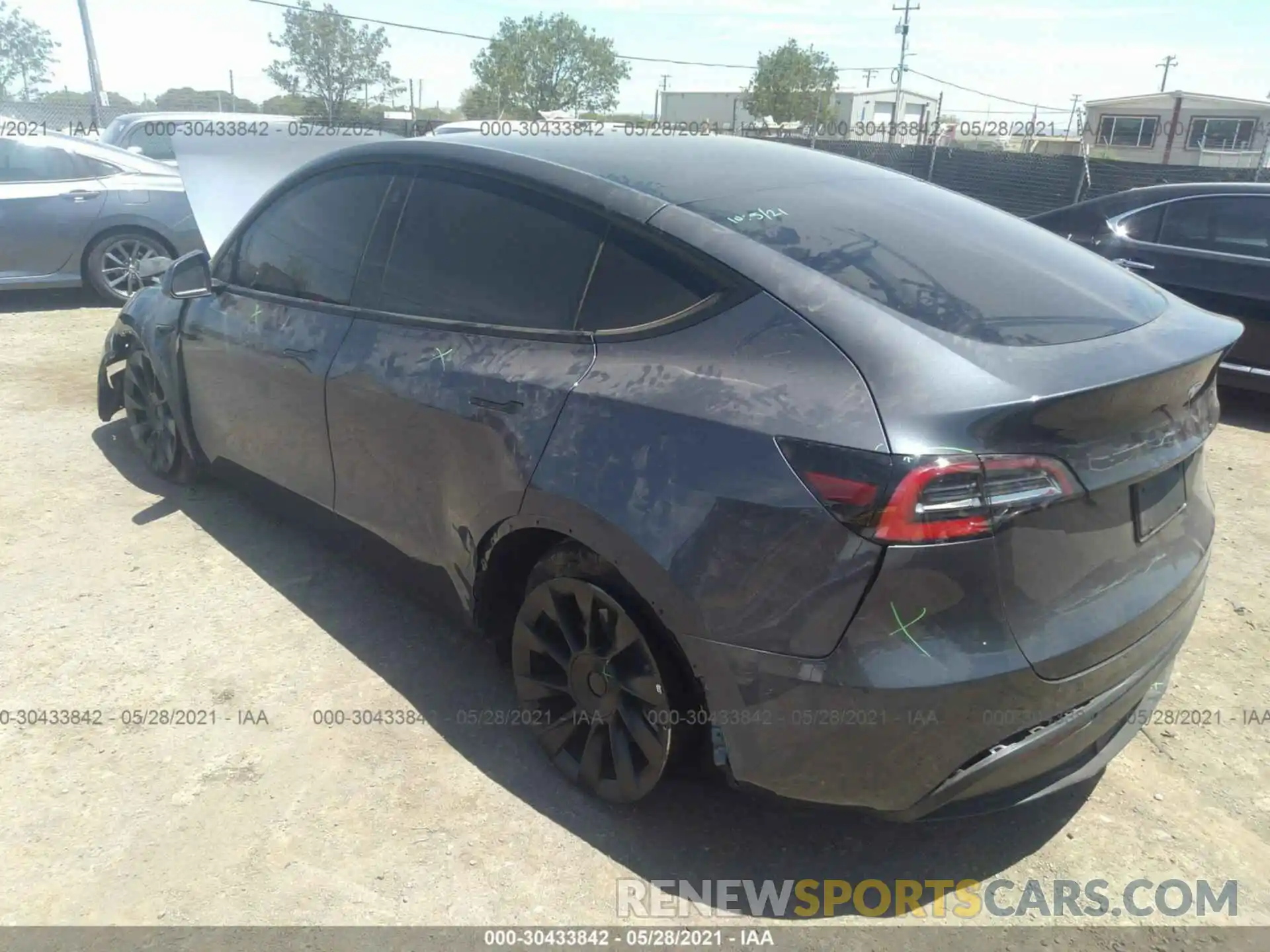 3 Фотография поврежденного автомобиля 5YJYGDEE3MF139069 TESLA MODEL Y 2021