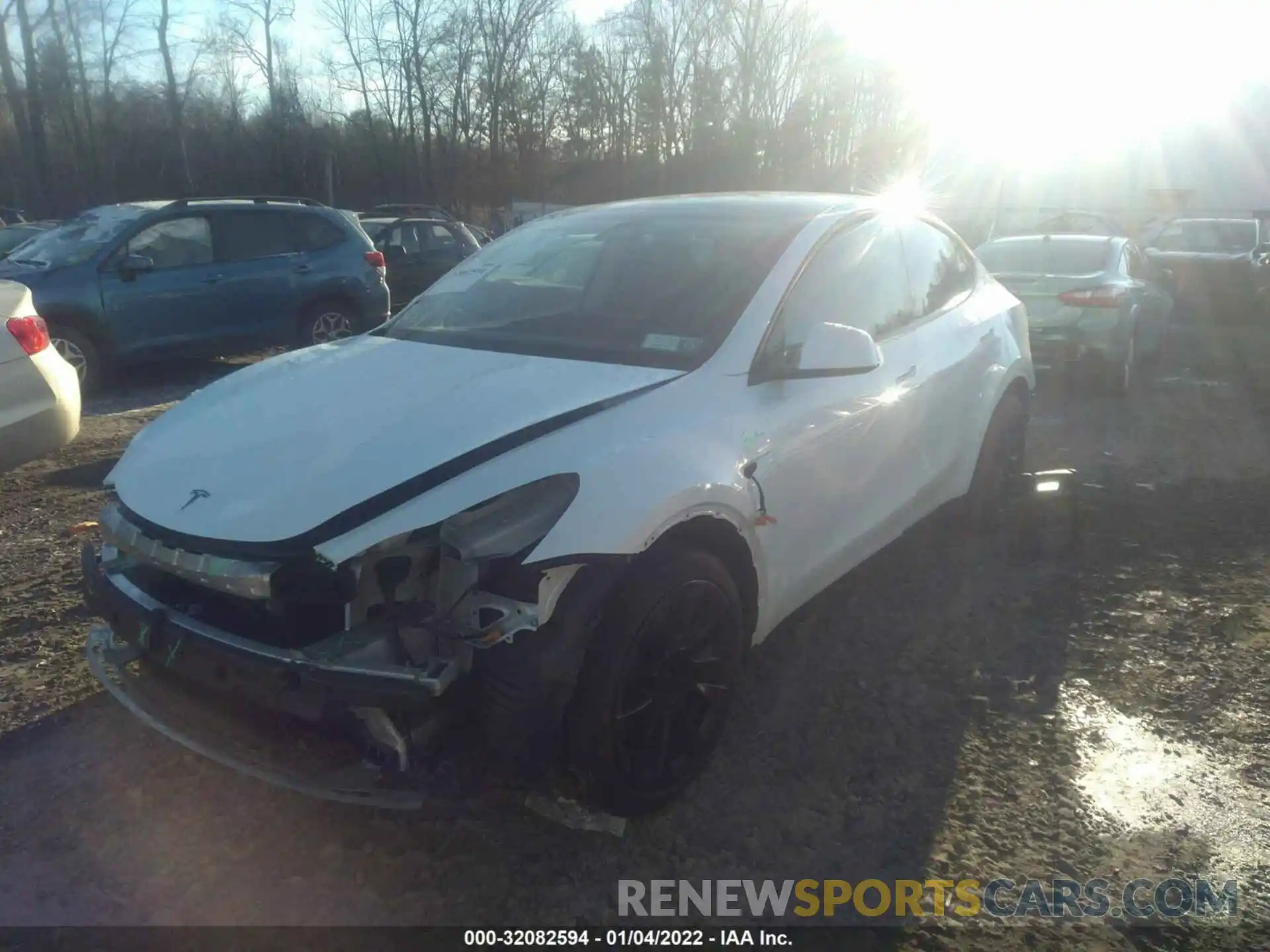 2 Photograph of a damaged car 5YJYGDEE3MF139105 TESLA MODEL Y 2021