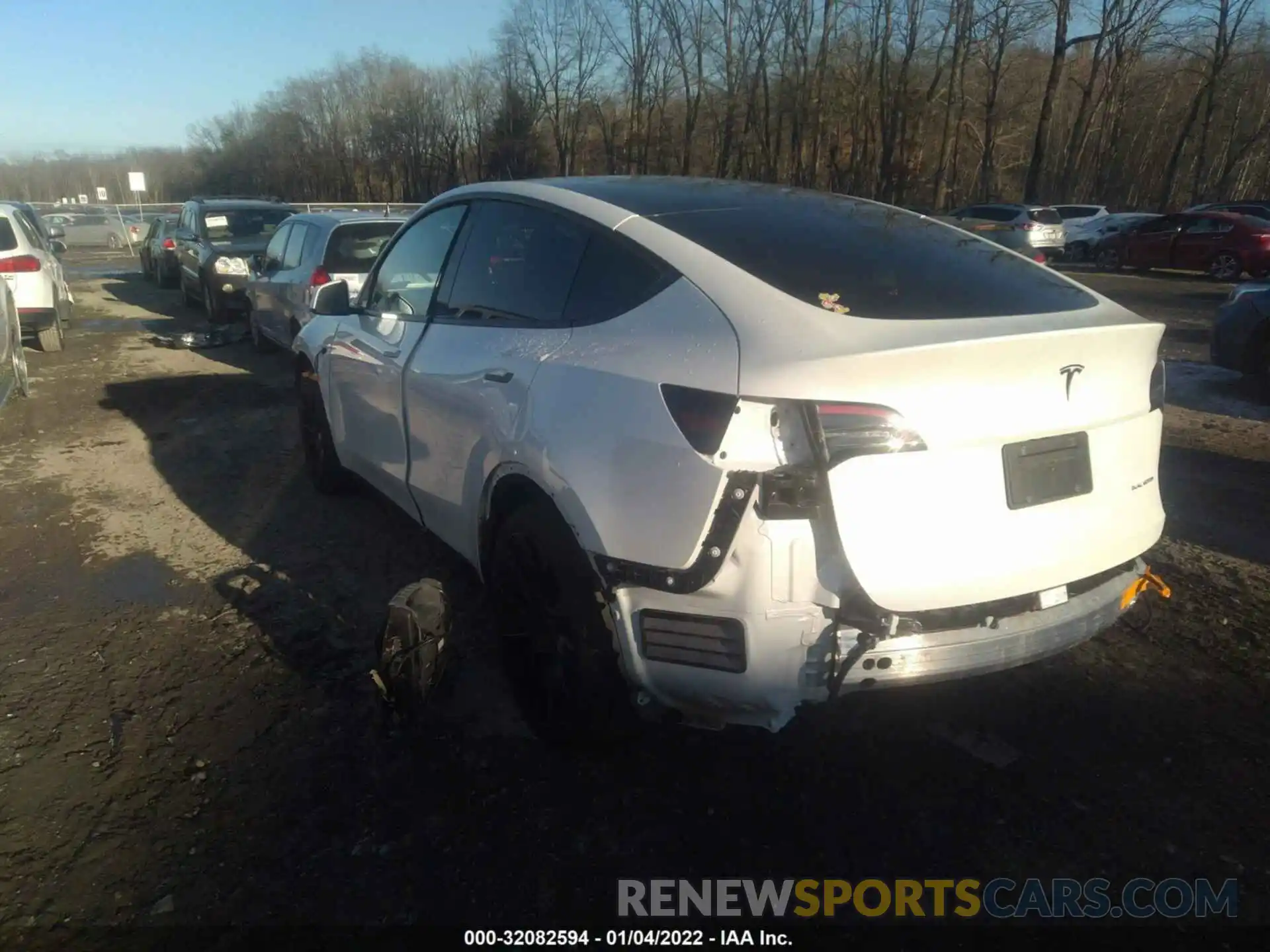 3 Photograph of a damaged car 5YJYGDEE3MF139105 TESLA MODEL Y 2021