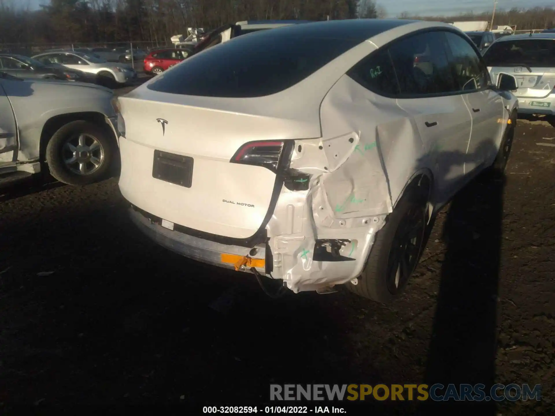 6 Photograph of a damaged car 5YJYGDEE3MF139105 TESLA MODEL Y 2021