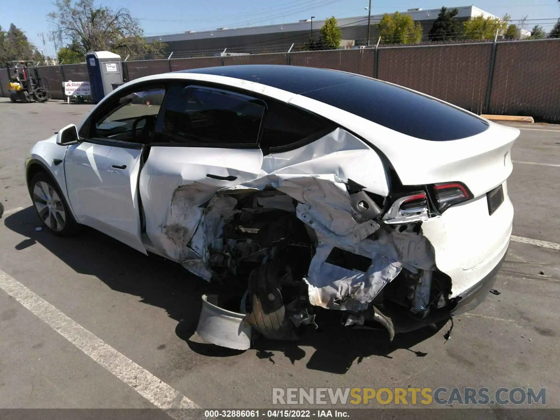 3 Photograph of a damaged car 5YJYGDEE3MF145583 TESLA MODEL Y 2021