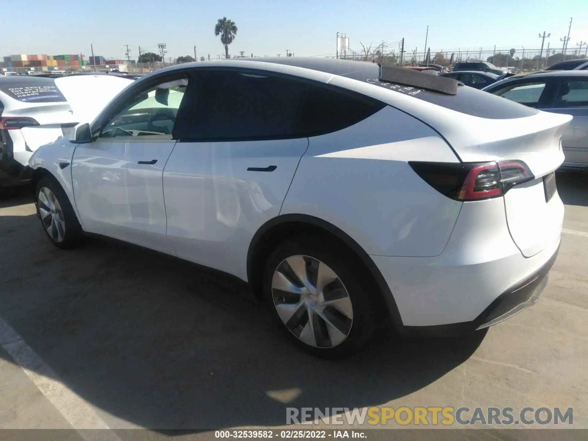 3 Photograph of a damaged car 5YJYGDEE3MF145793 TESLA MODEL Y 2021