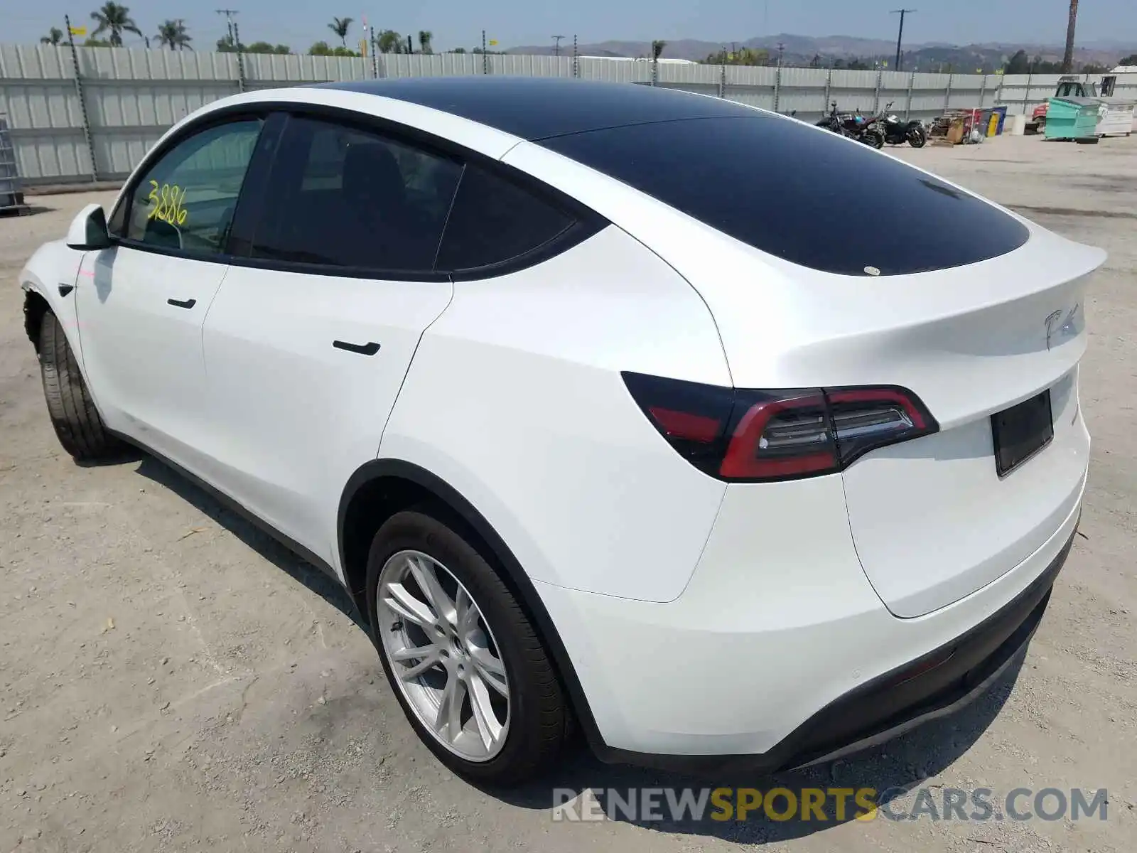 3 Photograph of a damaged car 5YJYGDEE3MF148774 TESLA MODEL Y 2021