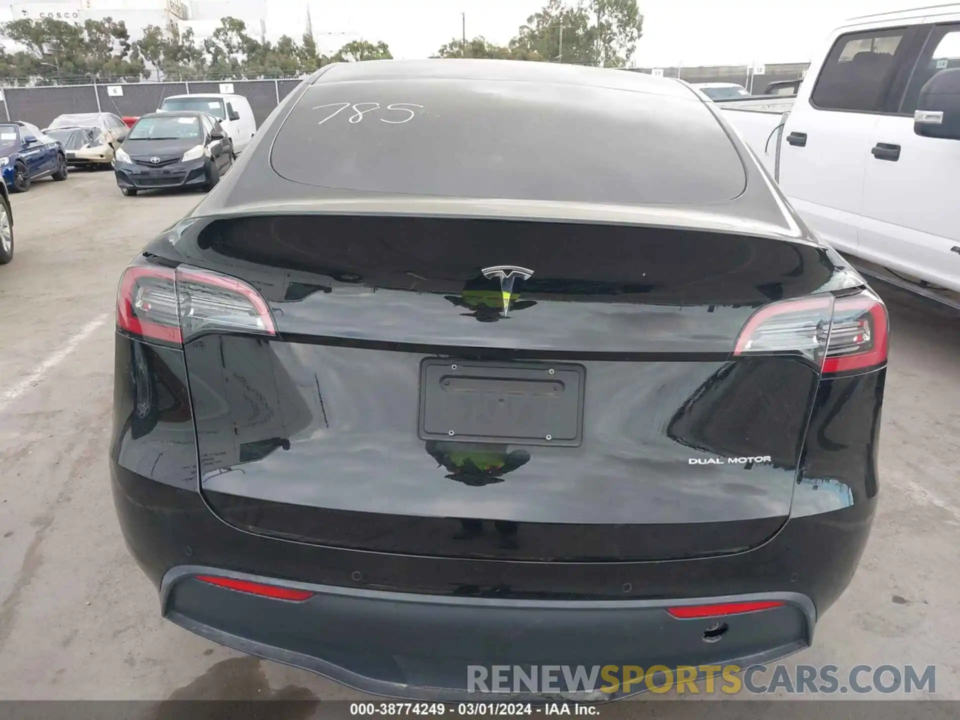 16 Photograph of a damaged car 5YJYGDEE3MF152887 TESLA MODEL Y 2021