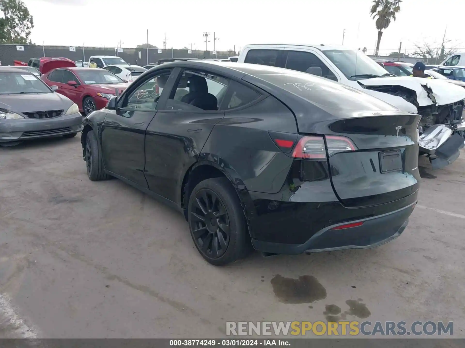 3 Photograph of a damaged car 5YJYGDEE3MF152887 TESLA MODEL Y 2021