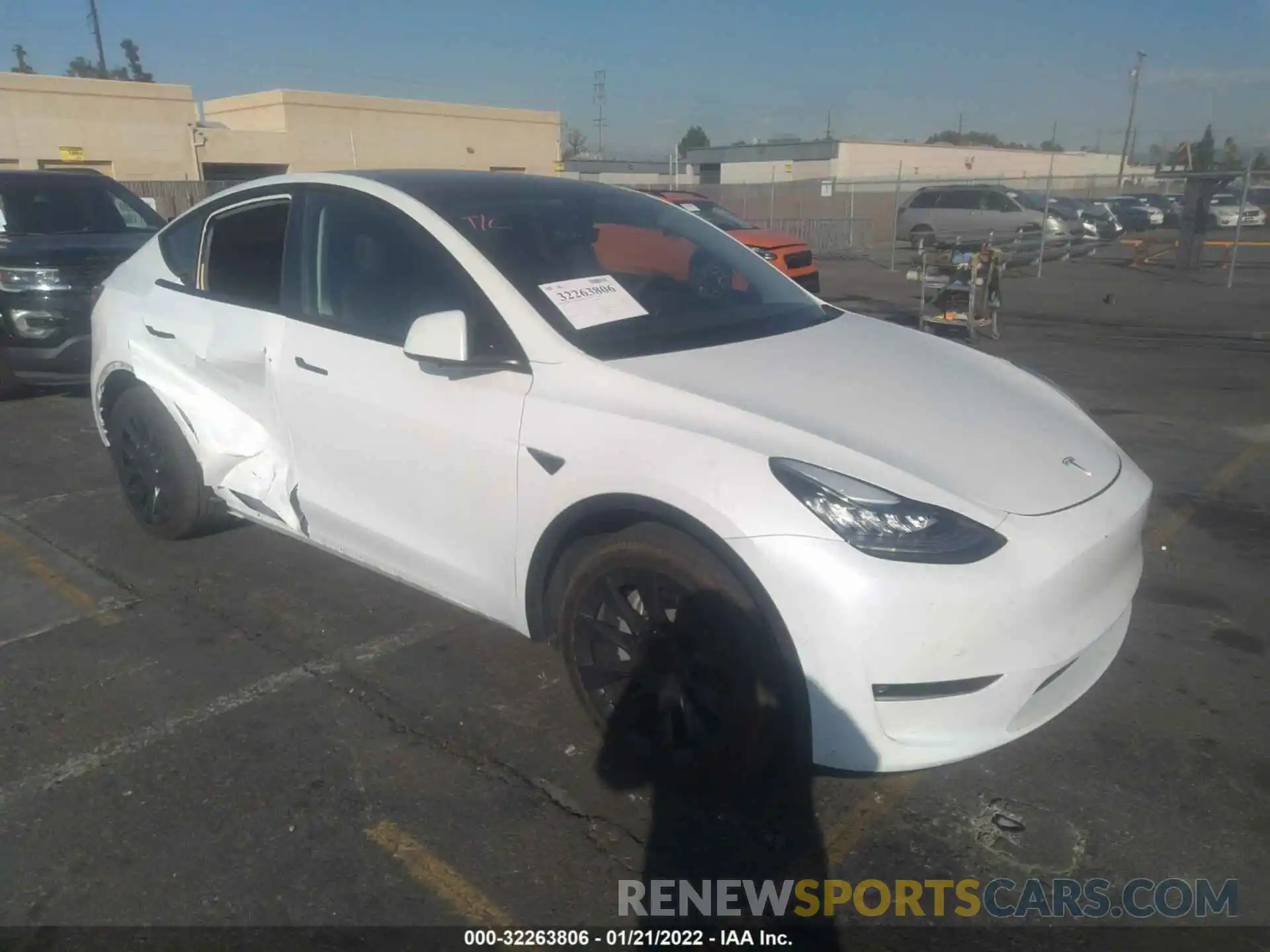 1 Photograph of a damaged car 5YJYGDEE3MF153182 TESLA MODEL Y 2021