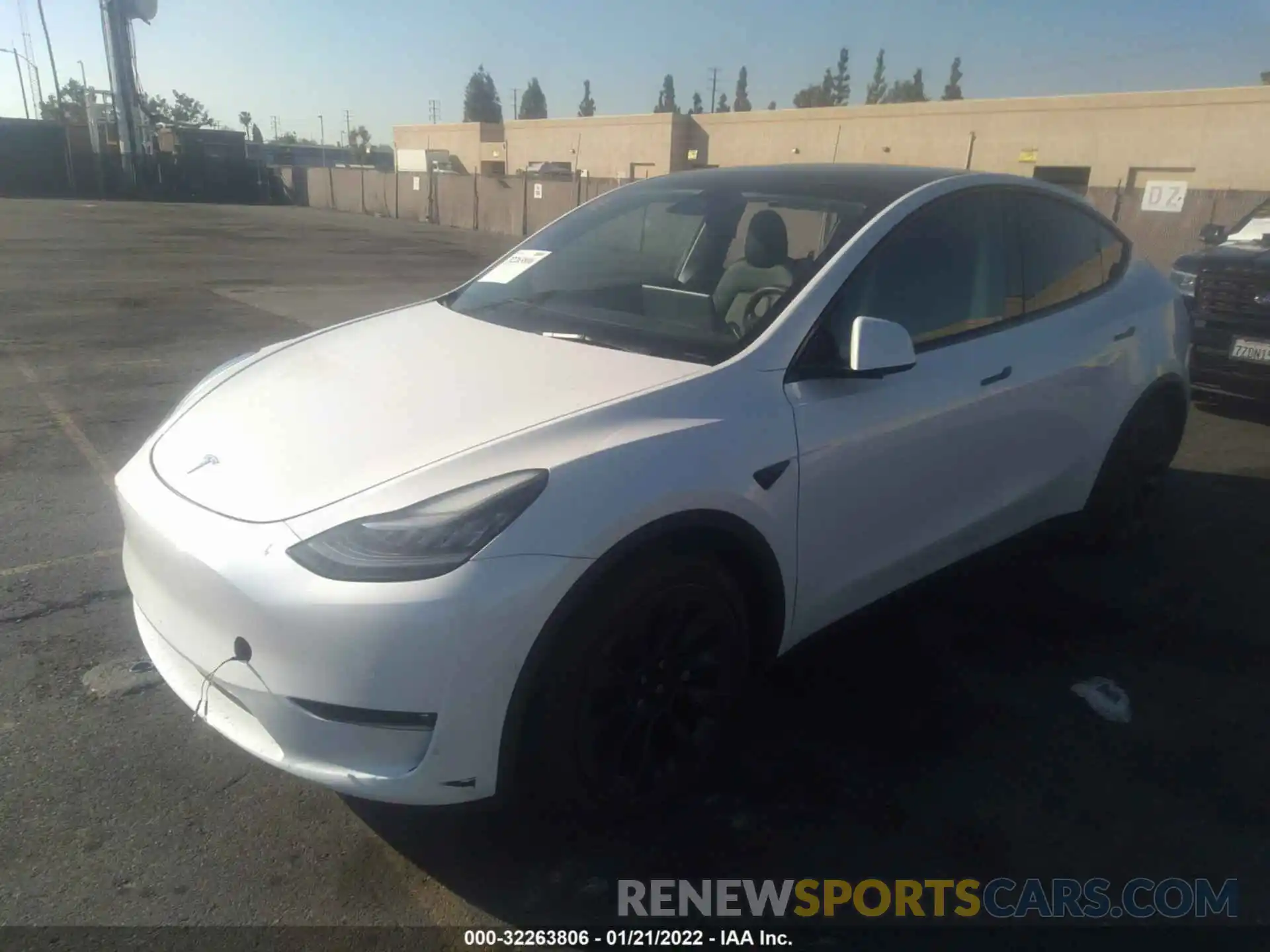 2 Photograph of a damaged car 5YJYGDEE3MF153182 TESLA MODEL Y 2021