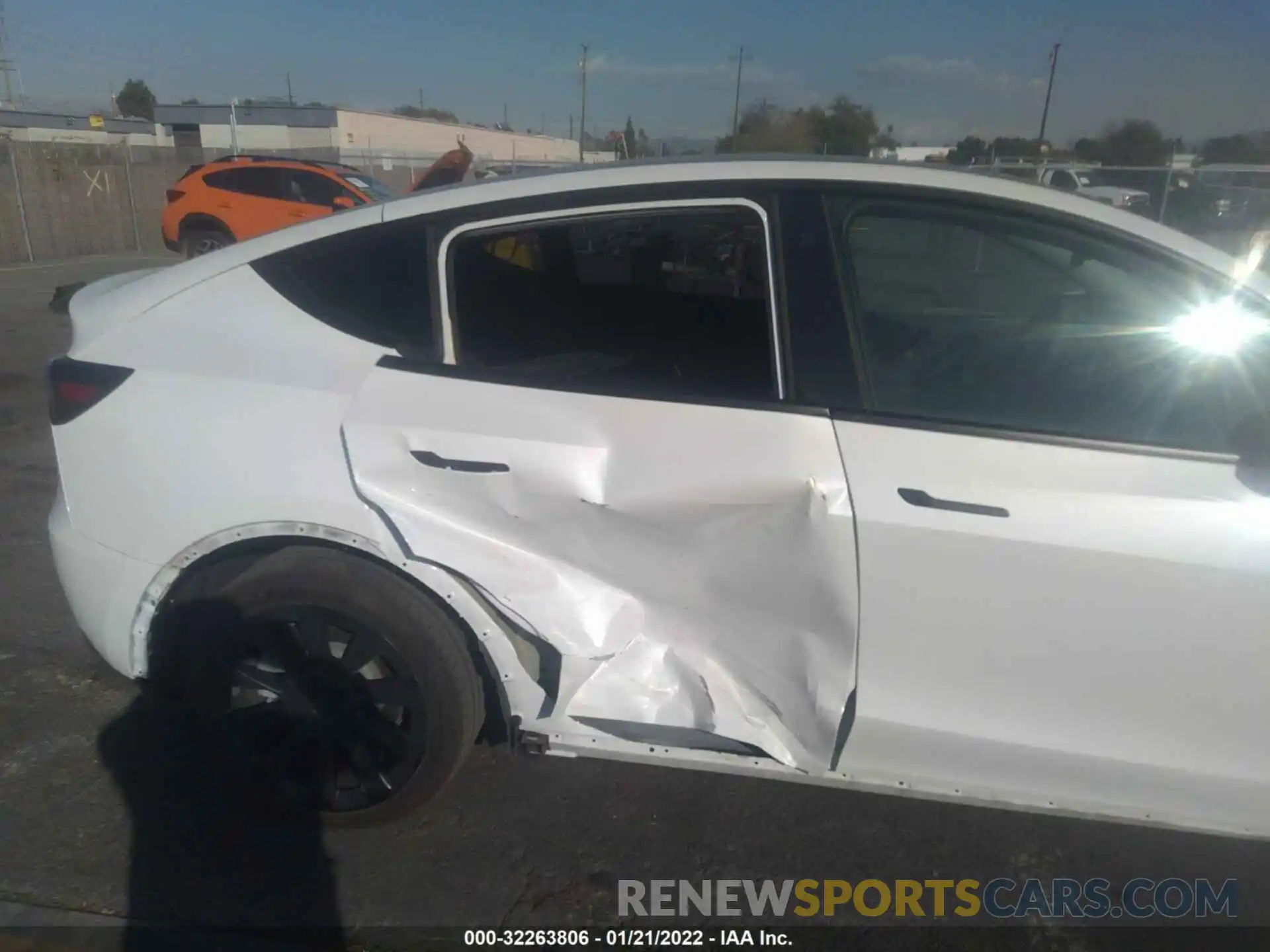 6 Photograph of a damaged car 5YJYGDEE3MF153182 TESLA MODEL Y 2021