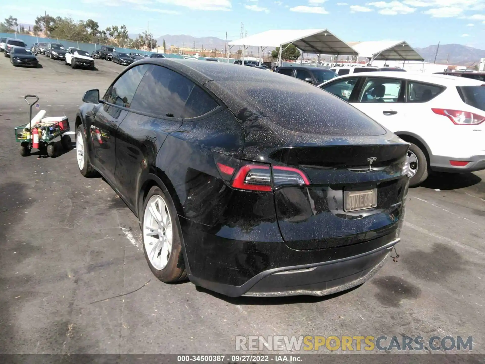 3 Photograph of a damaged car 5YJYGDEE3MF160956 TESLA MODEL Y 2021