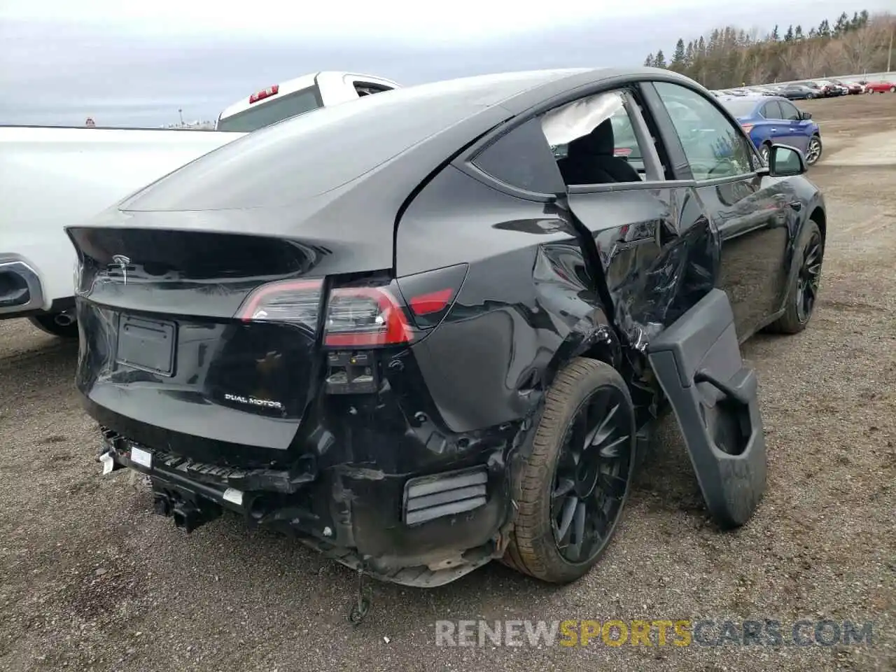 4 Photograph of a damaged car 5YJYGDEE3MF181970 TESLA MODEL Y 2021