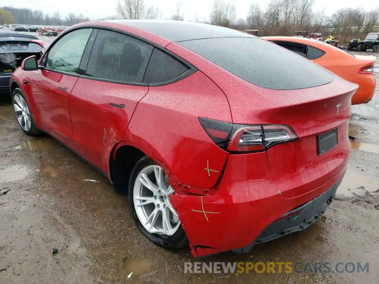 3 Photograph of a damaged car 5YJYGDEE3MF186487 TESLA MODEL Y 2021