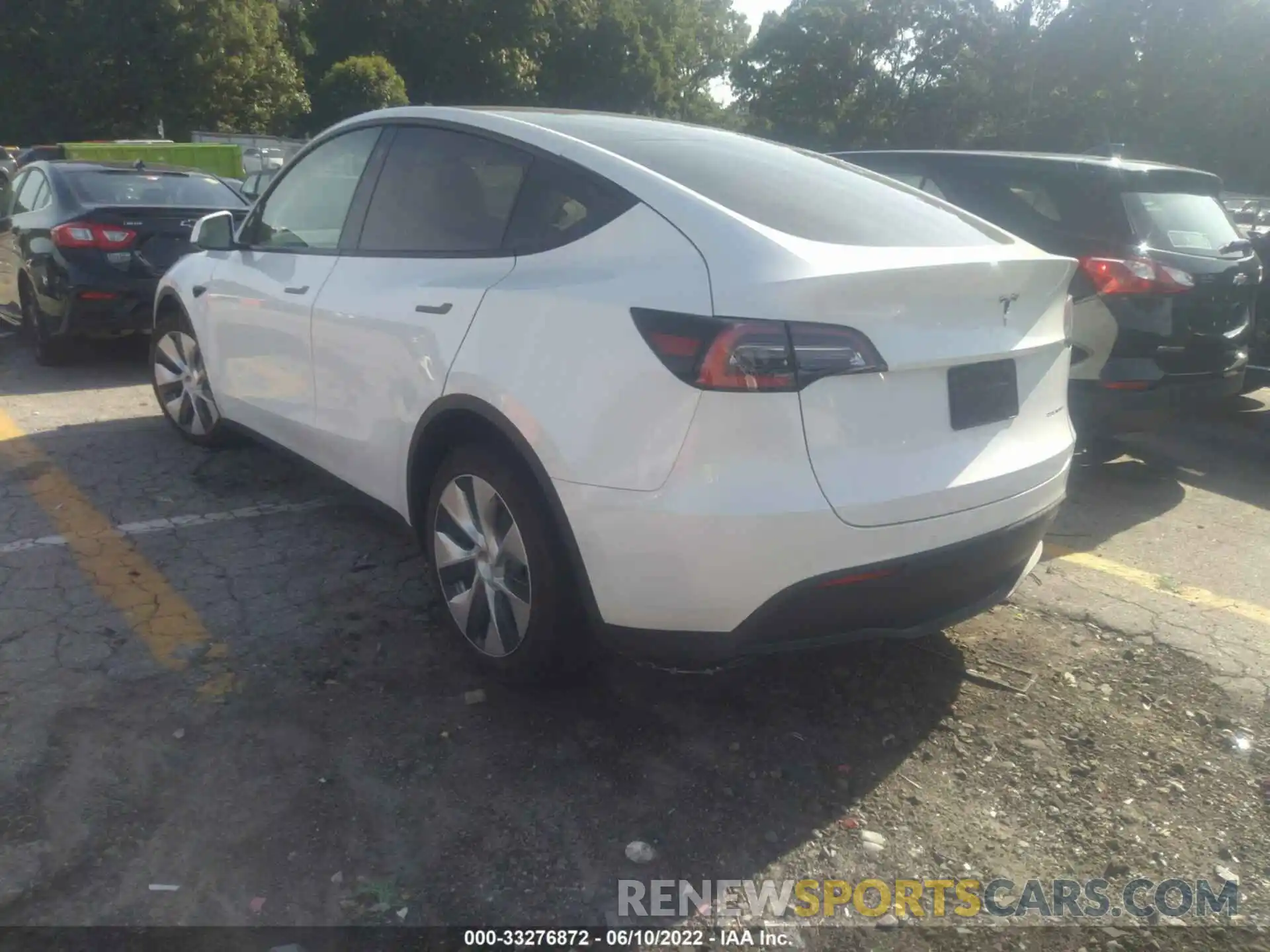 3 Photograph of a damaged car 5YJYGDEE3MF186862 TESLA MODEL Y 2021