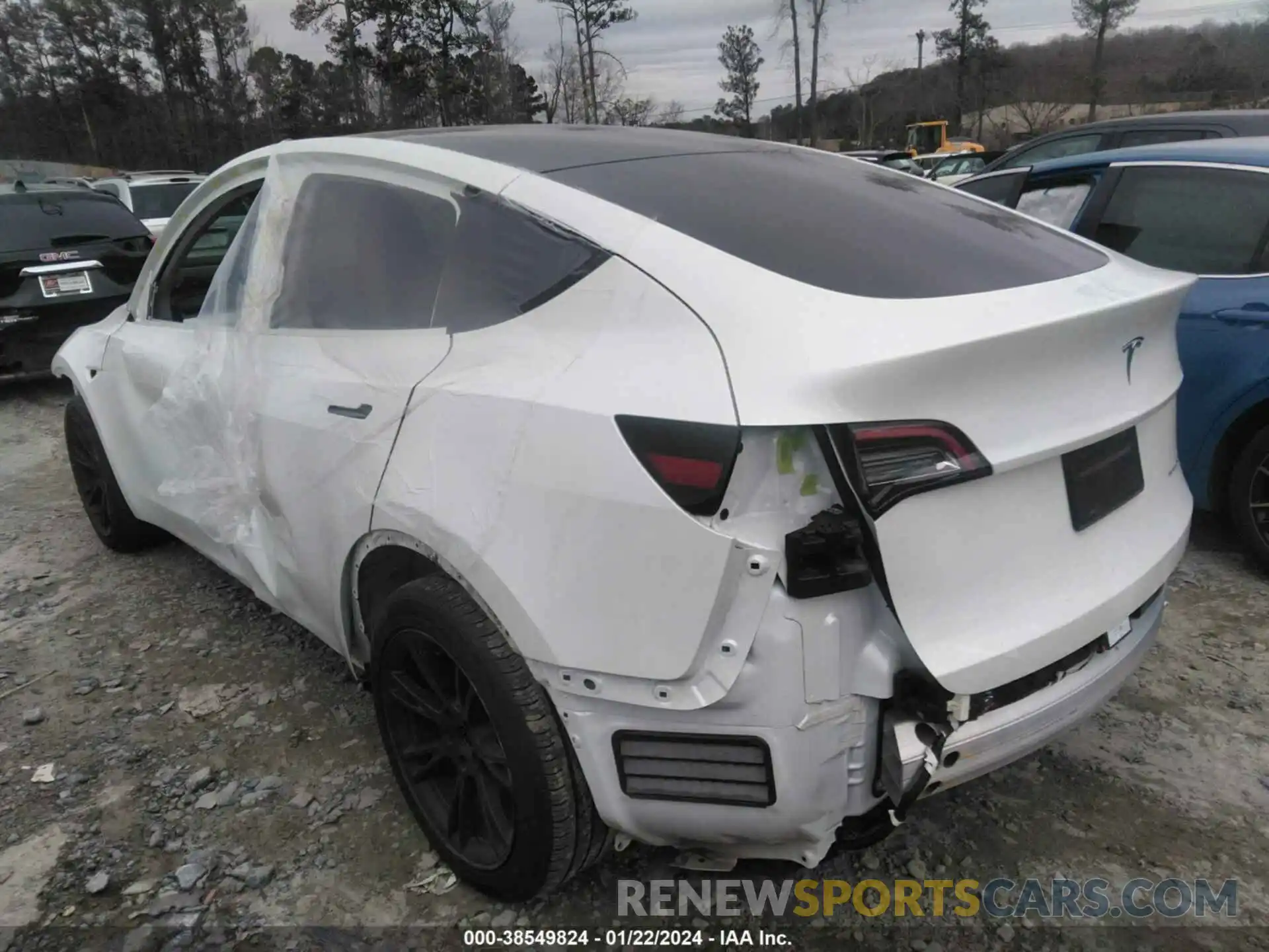 3 Photograph of a damaged car 5YJYGDEE3MF188529 TESLA MODEL Y 2021