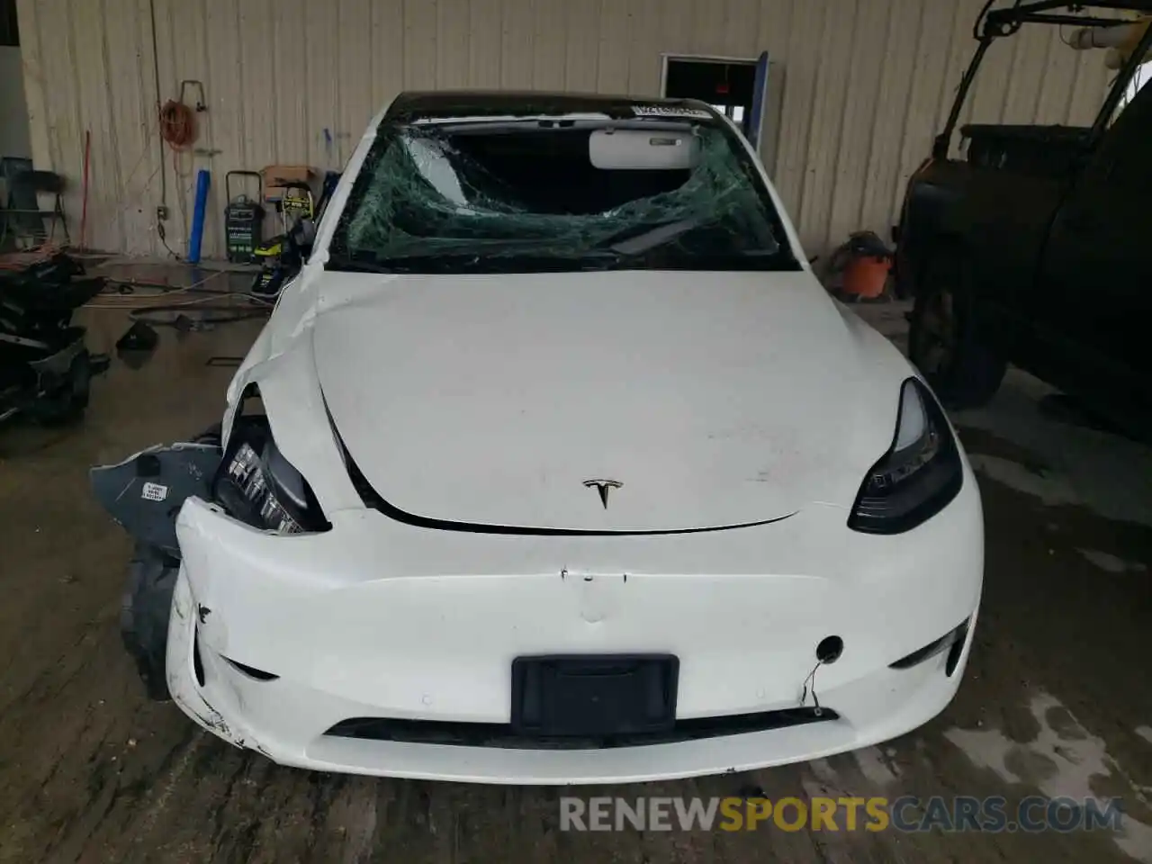 9 Photograph of a damaged car 5YJYGDEE3MF208276 TESLA MODEL Y 2021