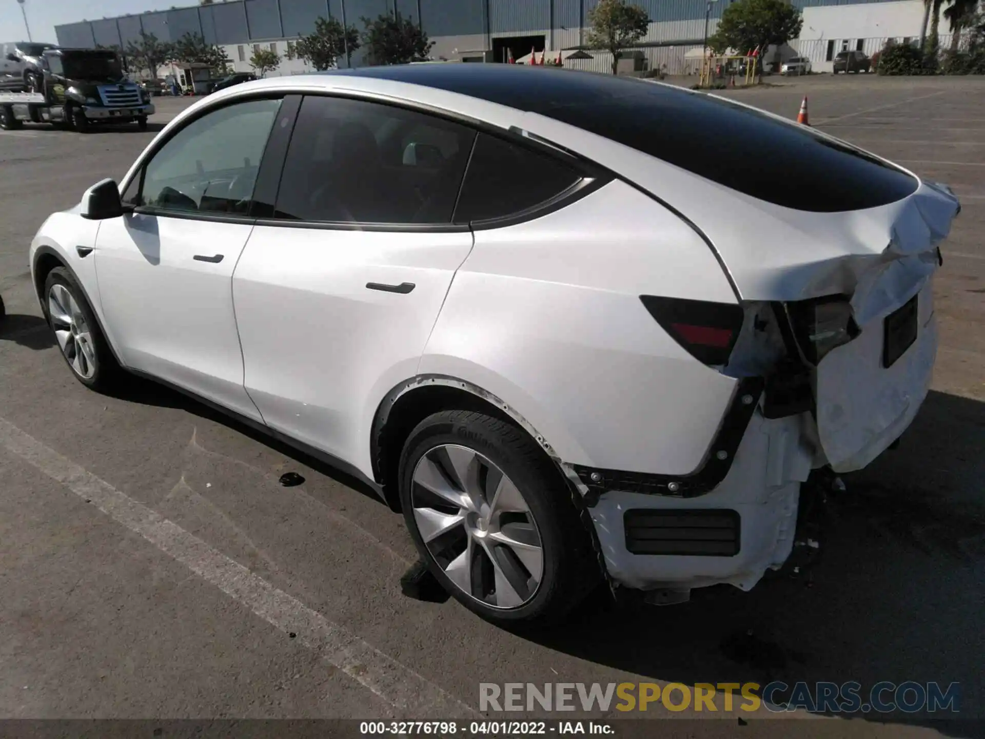 3 Photograph of a damaged car 5YJYGDEE3MF230018 TESLA MODEL Y 2021