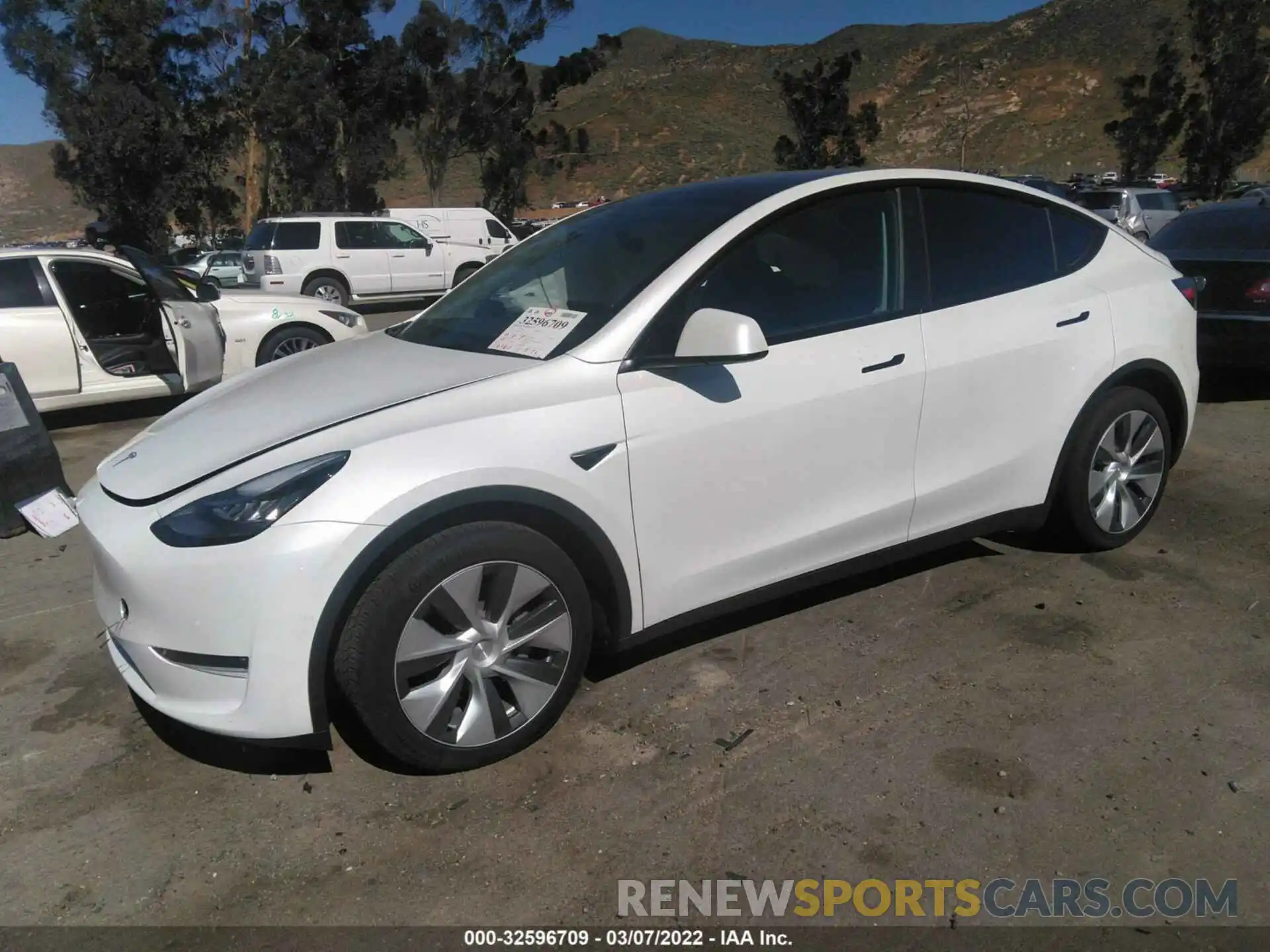 2 Photograph of a damaged car 5YJYGDEE3MF233131 TESLA MODEL Y 2021