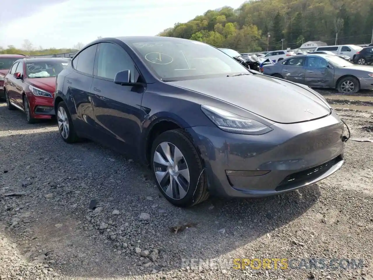 1 Photograph of a damaged car 5YJYGDEE3MF241035 TESLA MODEL Y 2021