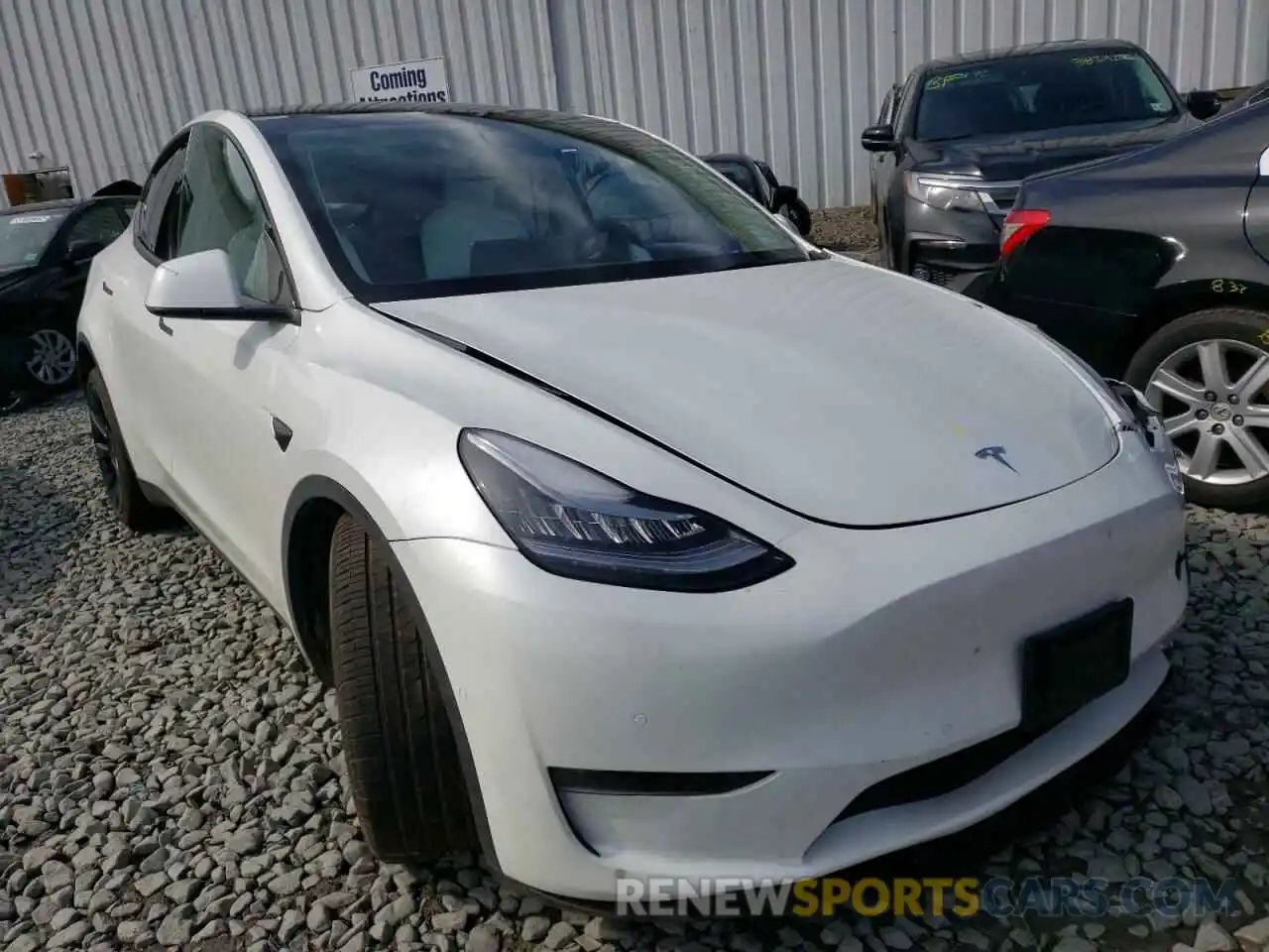 1 Photograph of a damaged car 5YJYGDEE3MF243187 TESLA MODEL Y 2021