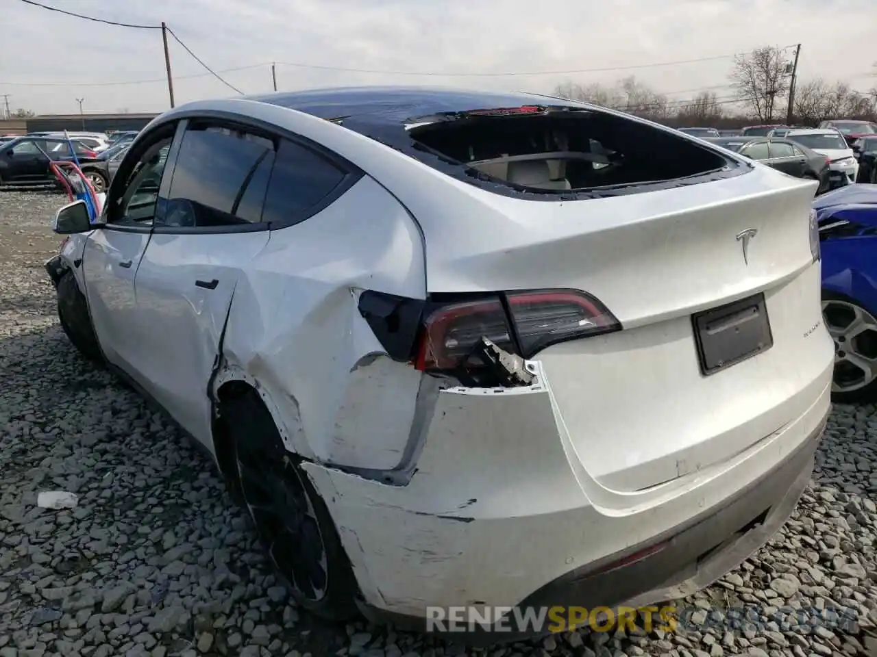 3 Photograph of a damaged car 5YJYGDEE3MF243187 TESLA MODEL Y 2021