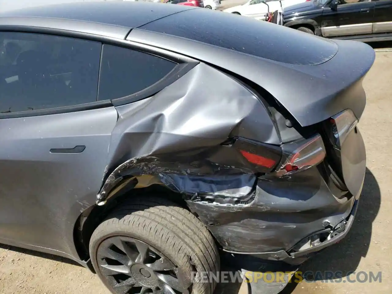 7 Photograph of a damaged car 5YJYGDEE3MF246963 TESLA MODEL Y 2021