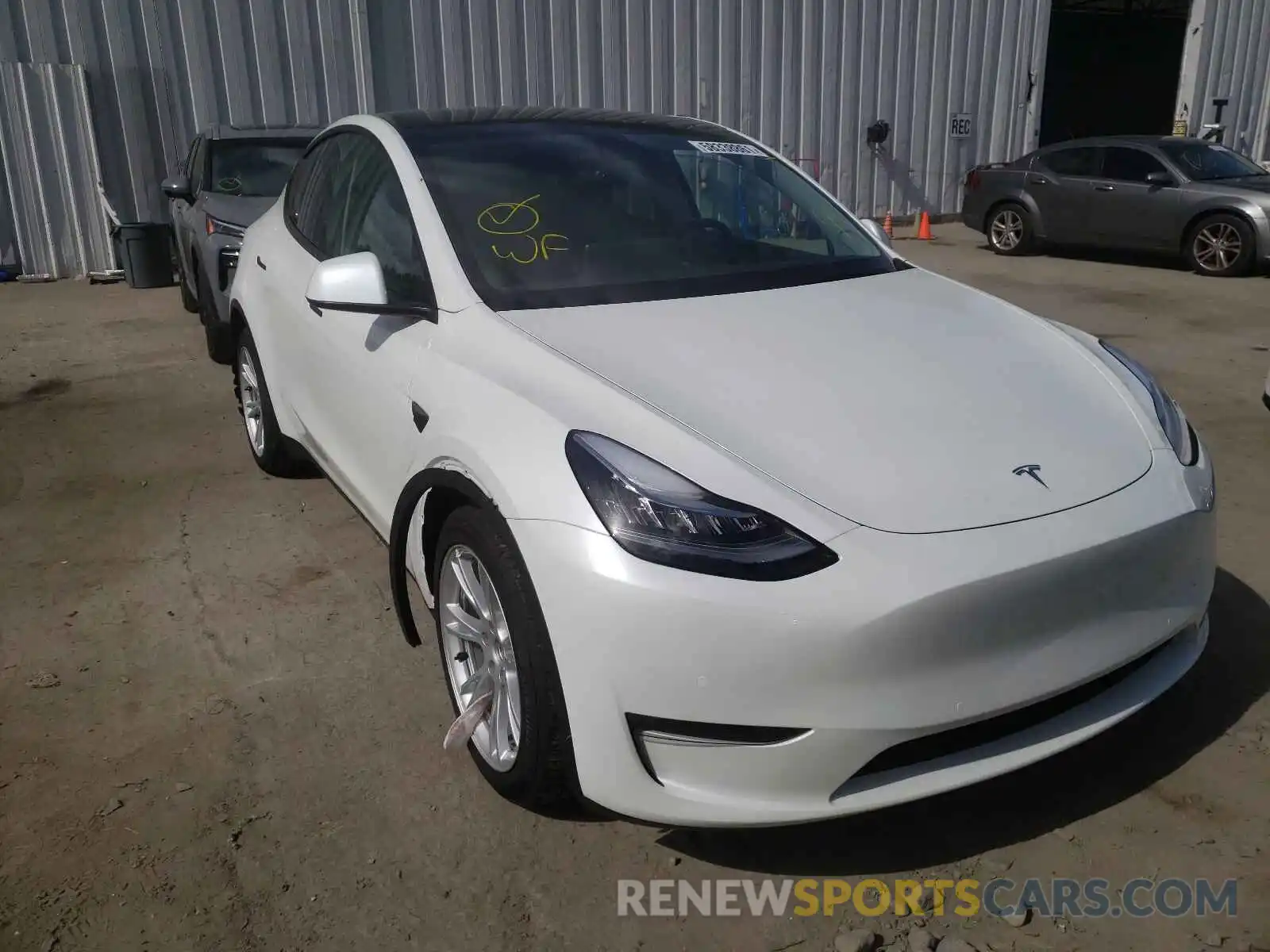 1 Photograph of a damaged car 5YJYGDEE3MF255761 TESLA MODEL Y 2021