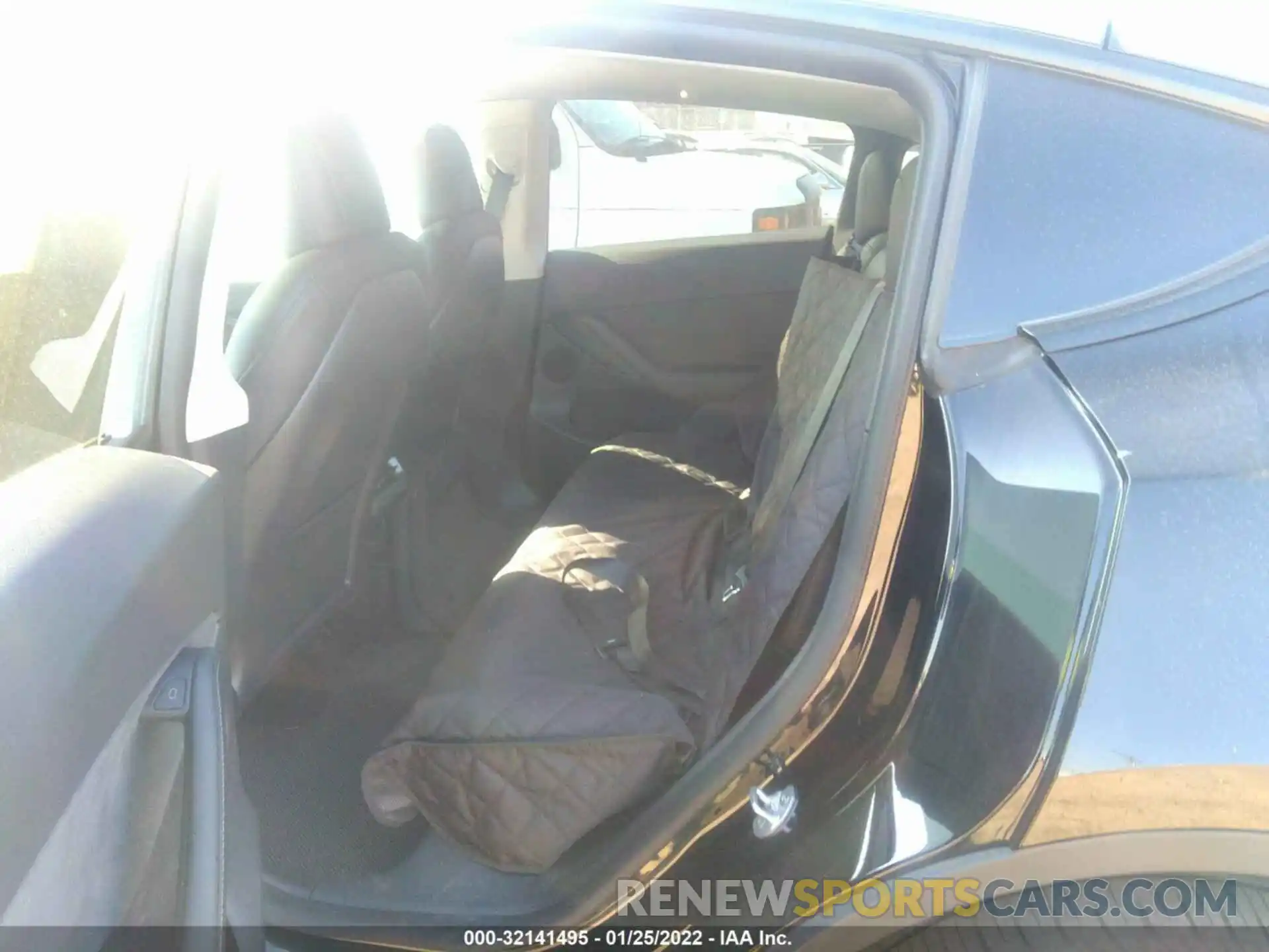 8 Photograph of a damaged car 5YJYGDEE3MF256425 TESLA MODEL Y 2021