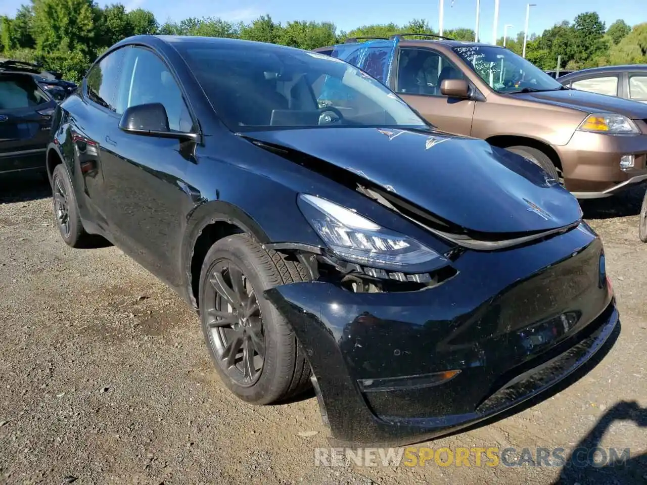 1 Photograph of a damaged car 5YJYGDEE3MF260247 TESLA MODEL Y 2021