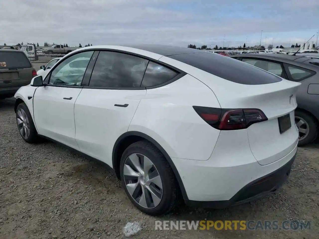 2 Photograph of a damaged car 5YJYGDEE3MF276075 TESLA MODEL Y 2021