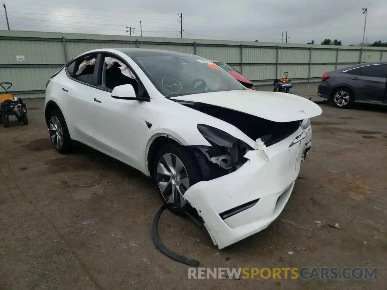 1 Photograph of a damaged car 5YJYGDEE3MF279039 TESLA MODEL Y 2021