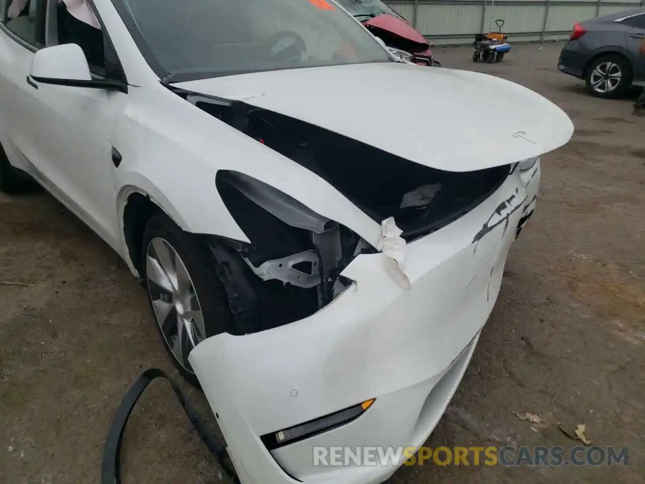 9 Photograph of a damaged car 5YJYGDEE3MF279039 TESLA MODEL Y 2021