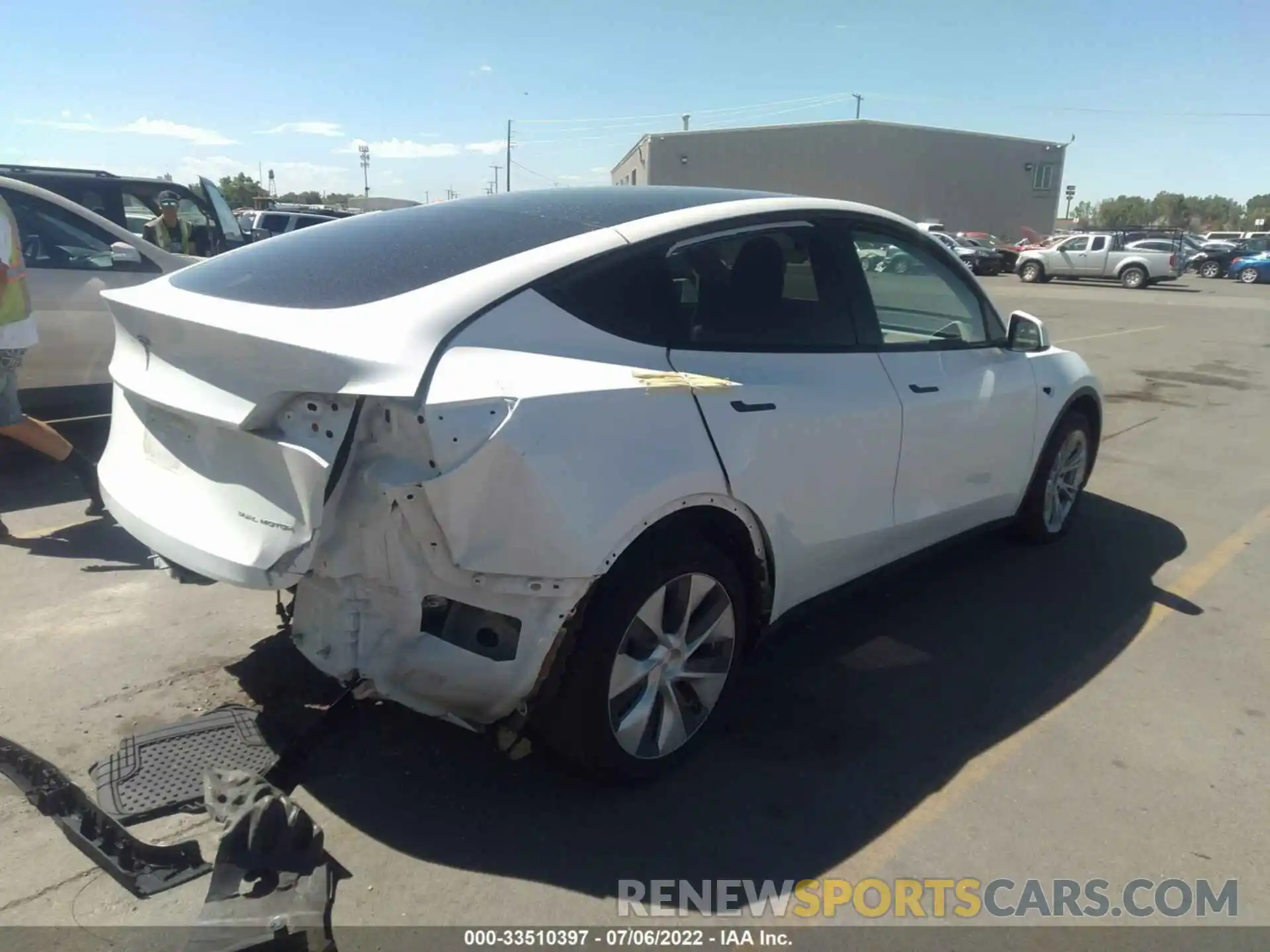 4 Photograph of a damaged car 5YJYGDEE3MF294222 TESLA MODEL Y 2021