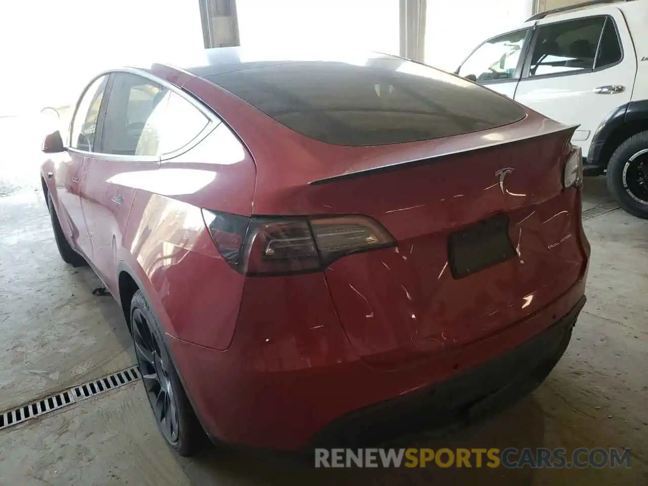 3 Photograph of a damaged car 5YJYGDEE3MF297847 TESLA MODEL Y 2021