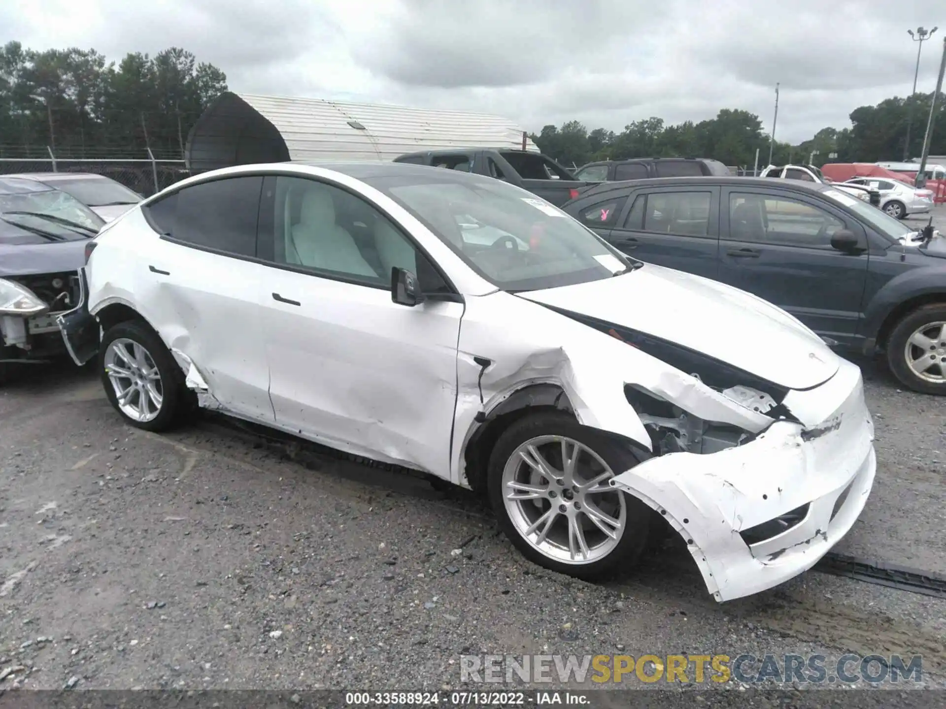 1 Photograph of a damaged car 5YJYGDEE3MF298027 TESLA MODEL Y 2021