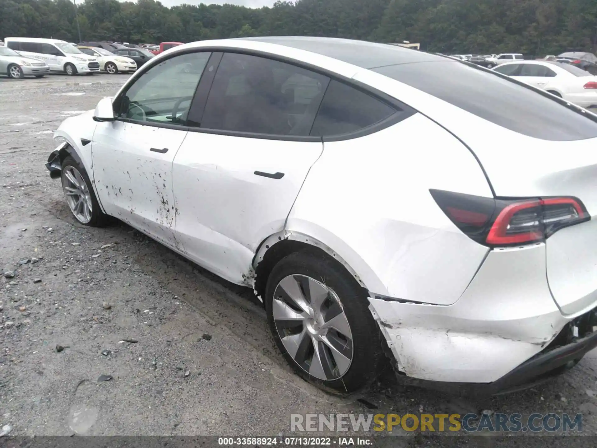 3 Photograph of a damaged car 5YJYGDEE3MF298027 TESLA MODEL Y 2021