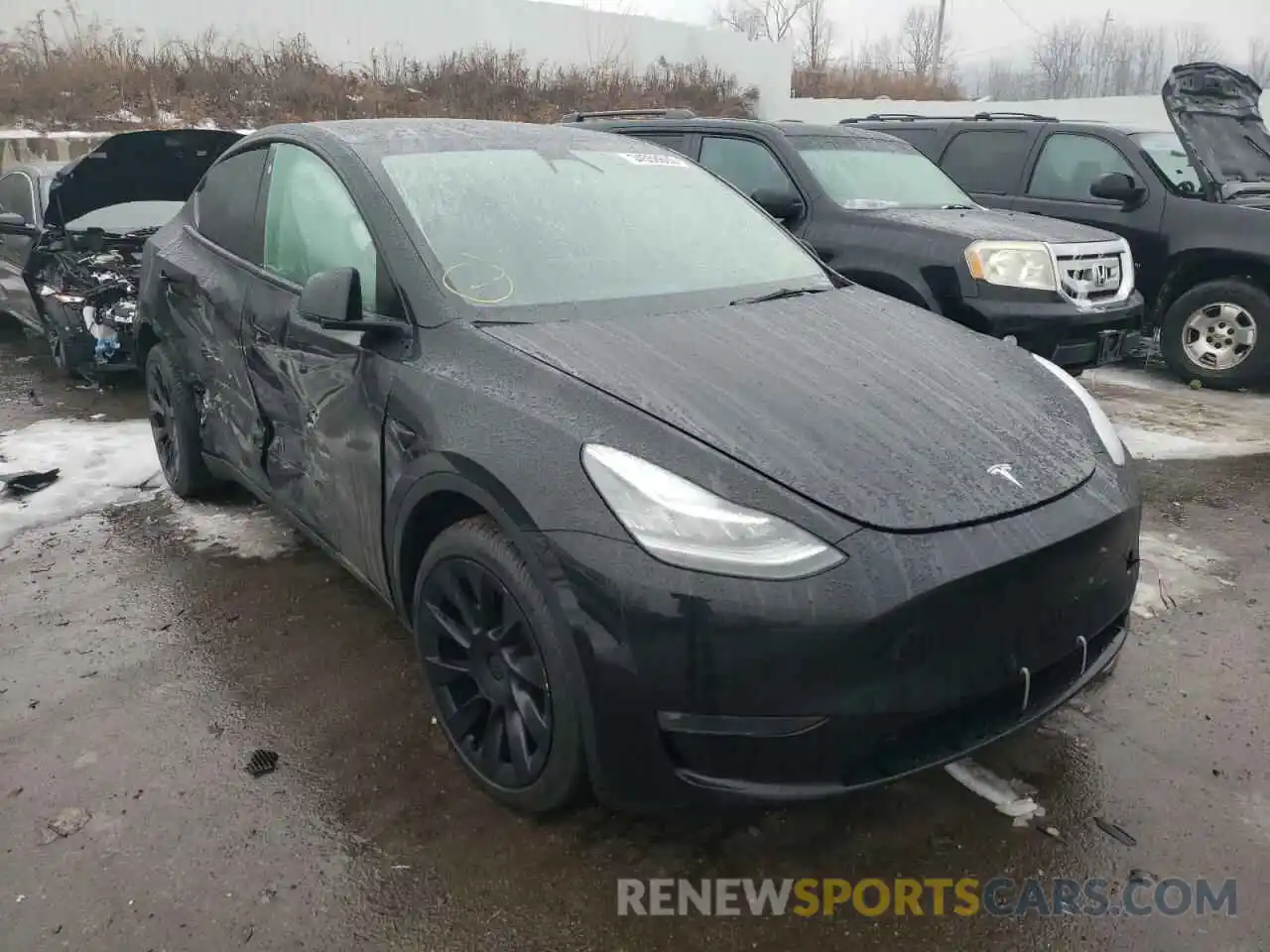 1 Photograph of a damaged car 5YJYGDEE3MF298867 TESLA MODEL Y 2021