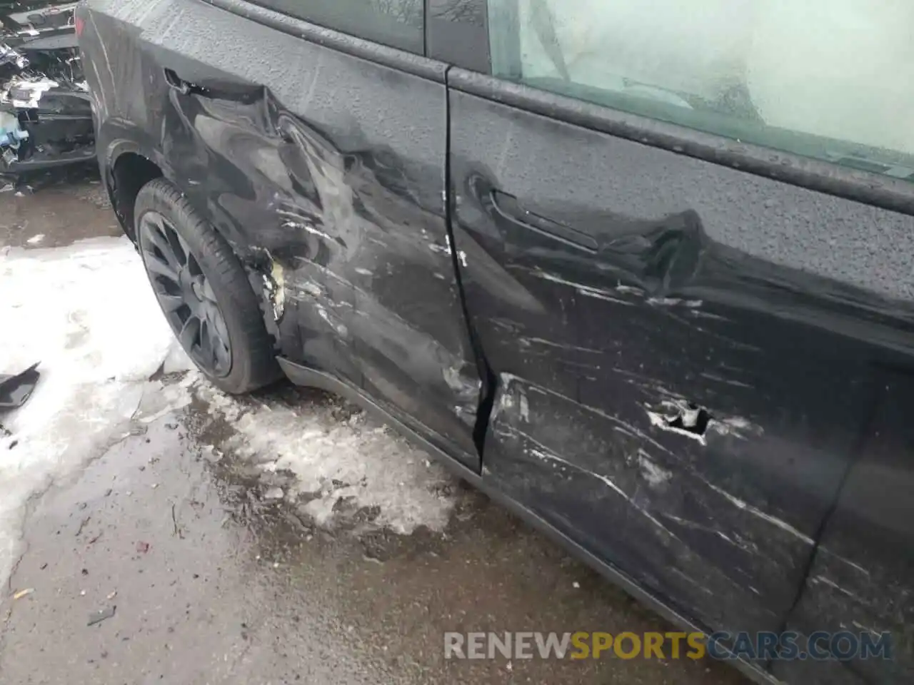 9 Photograph of a damaged car 5YJYGDEE3MF298867 TESLA MODEL Y 2021