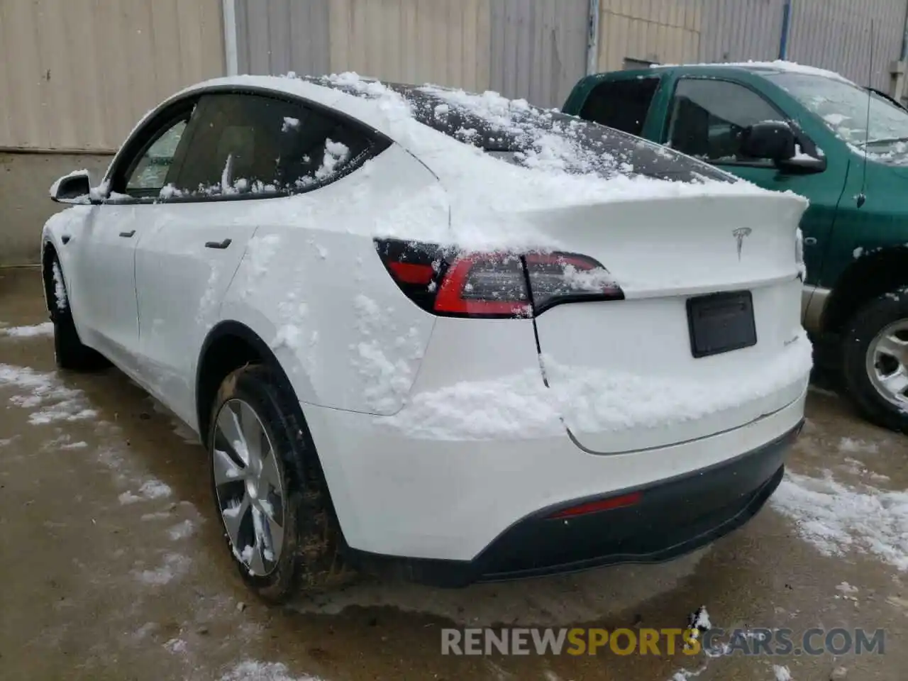 3 Photograph of a damaged car 5YJYGDEE4LF035933 TESLA MODEL Y 2021