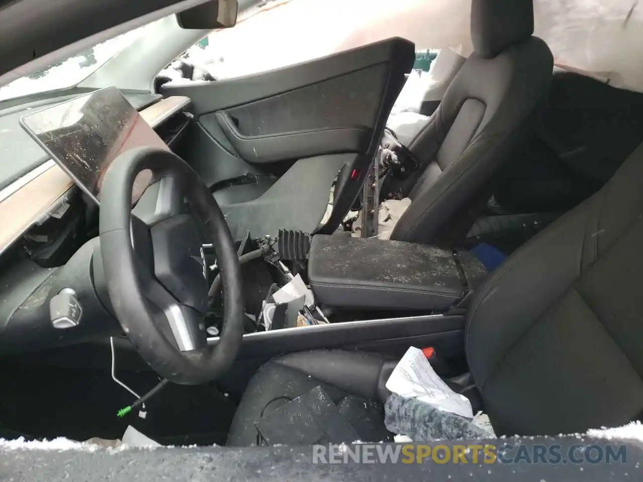 5 Photograph of a damaged car 5YJYGDEE4LF035933 TESLA MODEL Y 2021