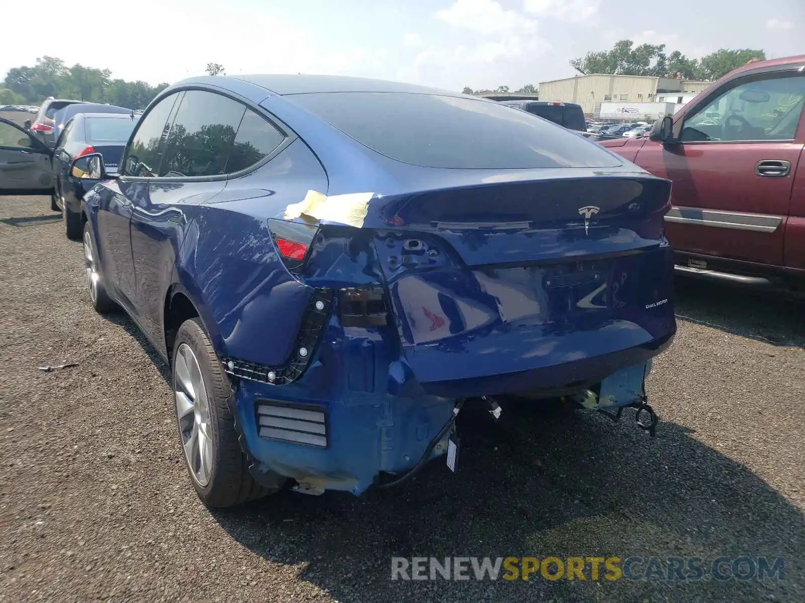 3 Photograph of a damaged car 5YJYGDEE4MF066276 TESLA MODEL Y 2021