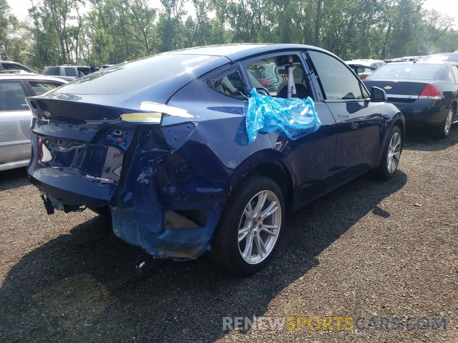 4 Photograph of a damaged car 5YJYGDEE4MF066276 TESLA MODEL Y 2021