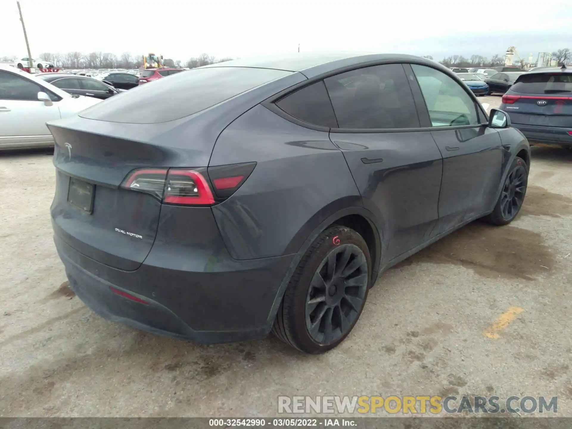 4 Фотография поврежденного автомобиля 5YJYGDEE4MF069064 TESLA MODEL Y 2021