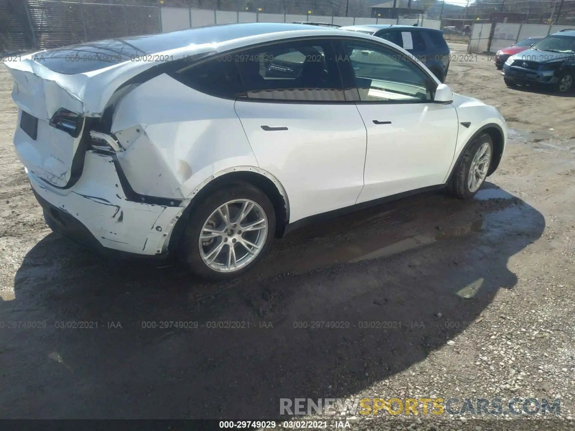 4 Photograph of a damaged car 5YJYGDEE4MF071994 TESLA MODEL Y 2021