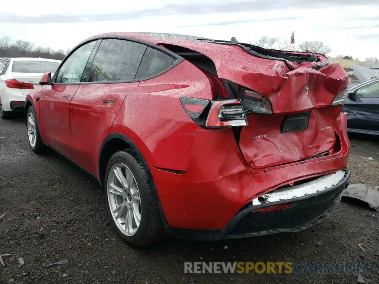 3 Photograph of a damaged car 5YJYGDEE4MF072076 TESLA MODEL Y 2021