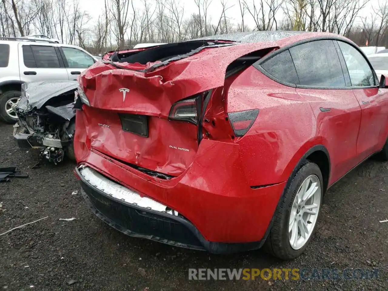 9 Photograph of a damaged car 5YJYGDEE4MF072076 TESLA MODEL Y 2021