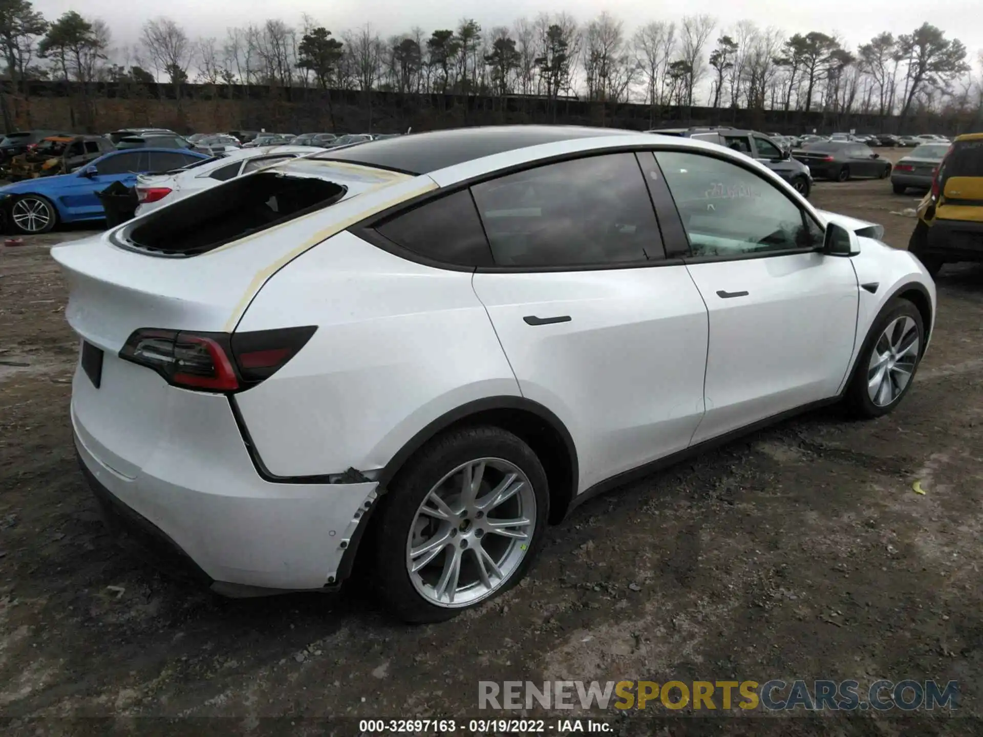 4 Фотография поврежденного автомобиля 5YJYGDEE4MF072269 TESLA MODEL Y 2021